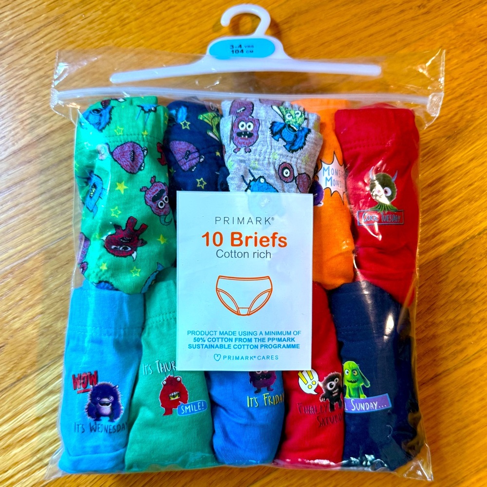 Primark Cotton Rich Girls Briefs - Monster theme + days of wk size 3-4